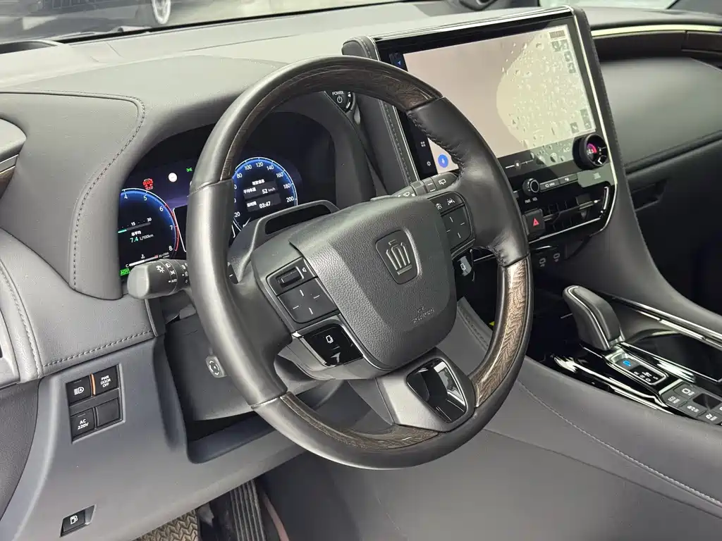Toyota Vellfire — фото 4