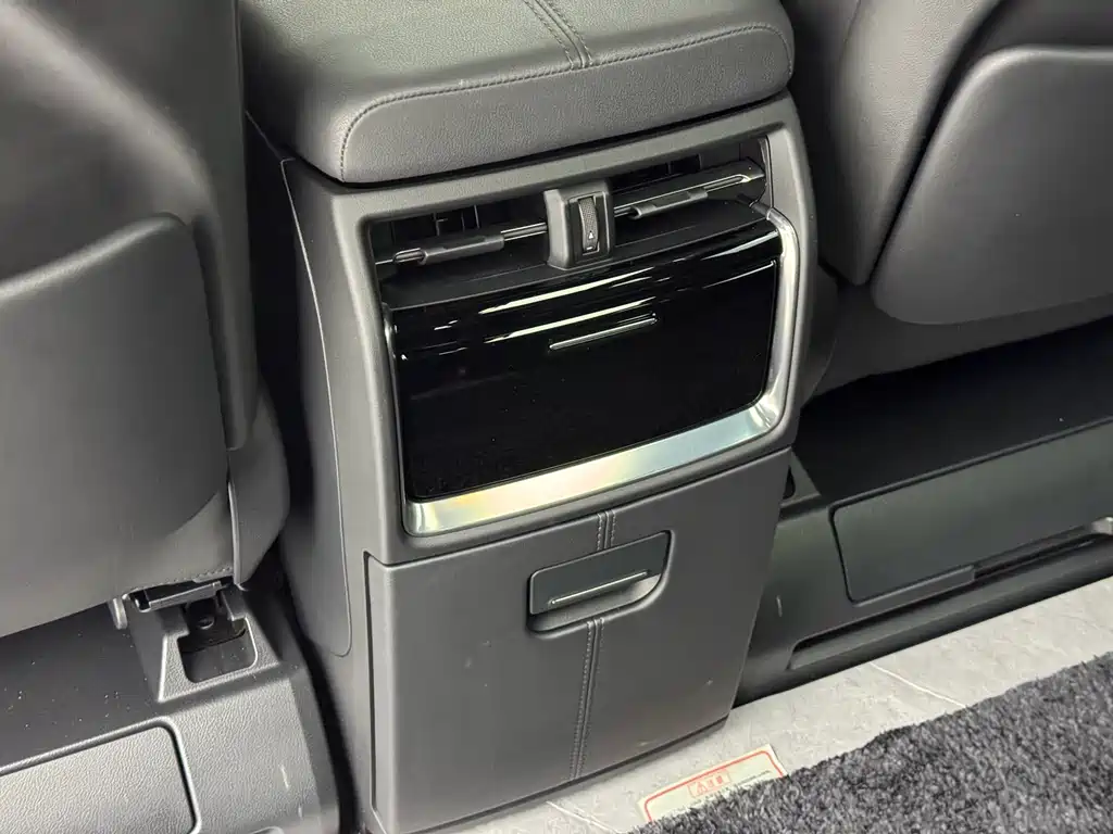 Toyota Vellfire — фото 9