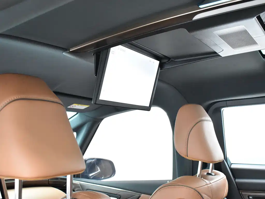 Toyota Alphard — фото 24