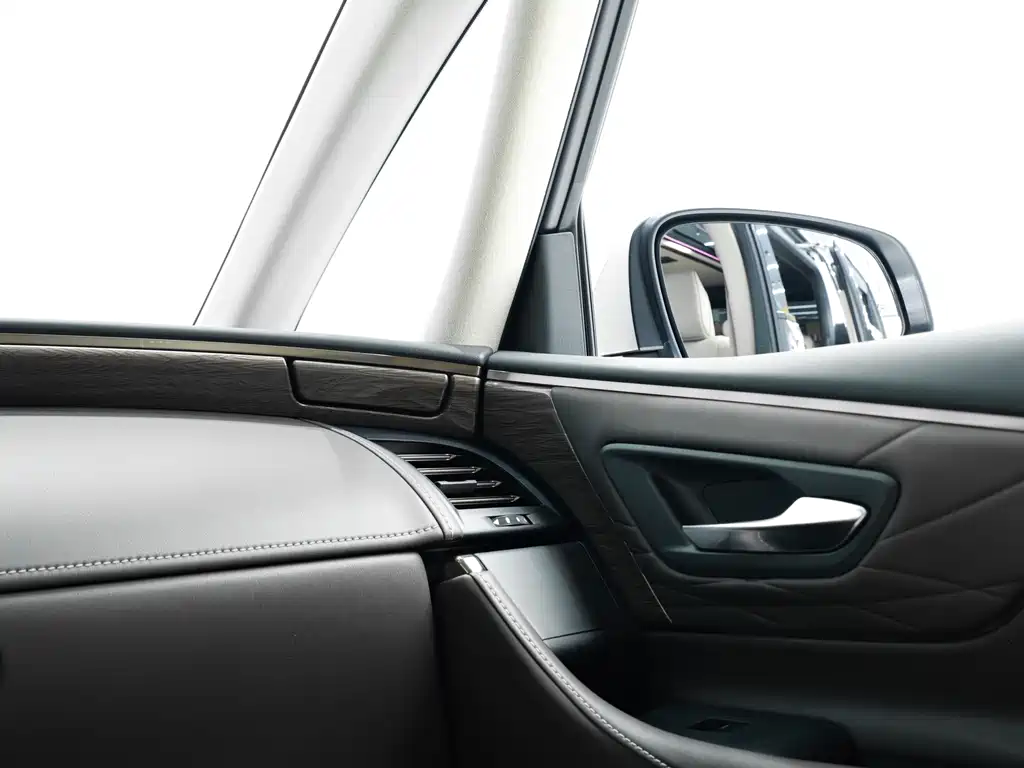 Toyota Alphard — фото 15