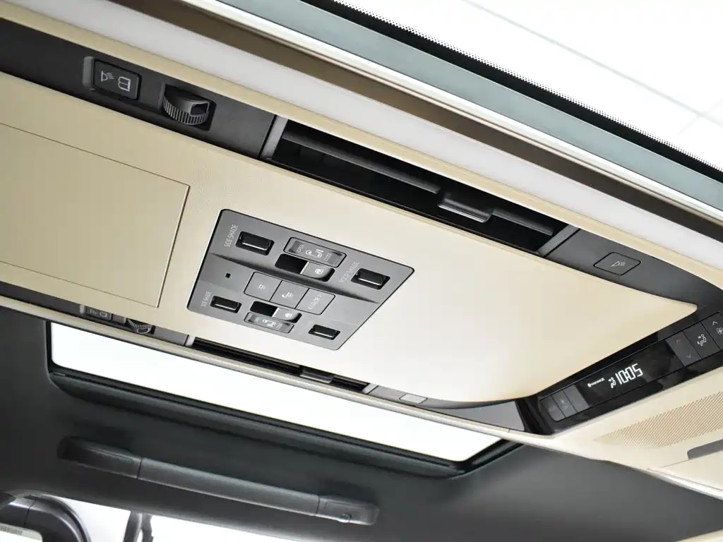 Toyota Alphard — фото 23