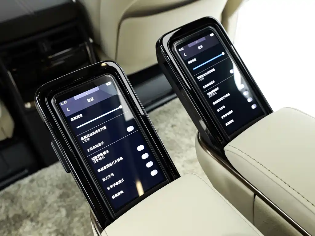 Toyota Alphard — фото 24