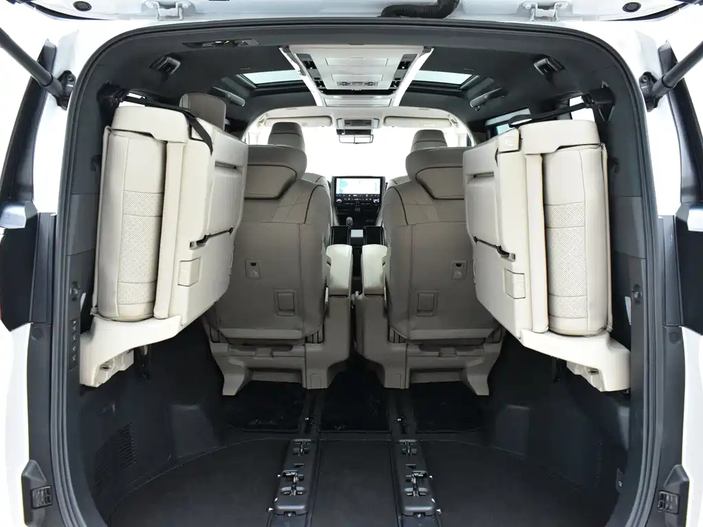 Toyota Alphard — фото 25