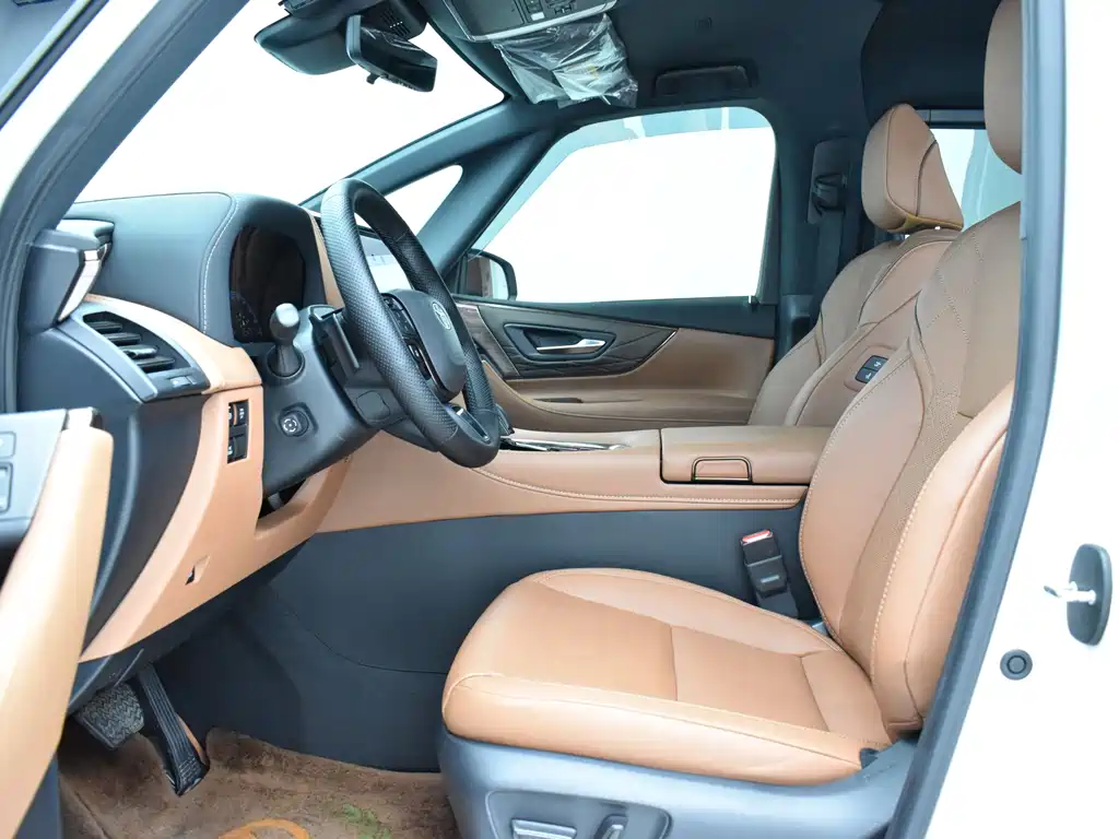 Toyota Alphard — фото 18