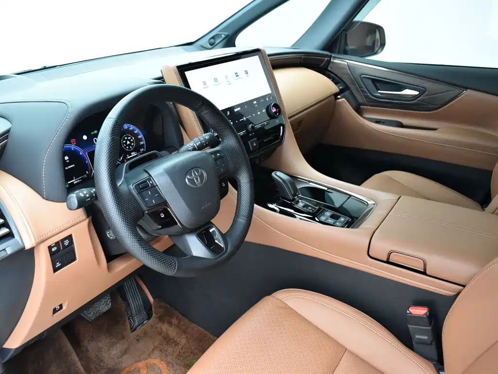 Toyota Alphard — фото 7