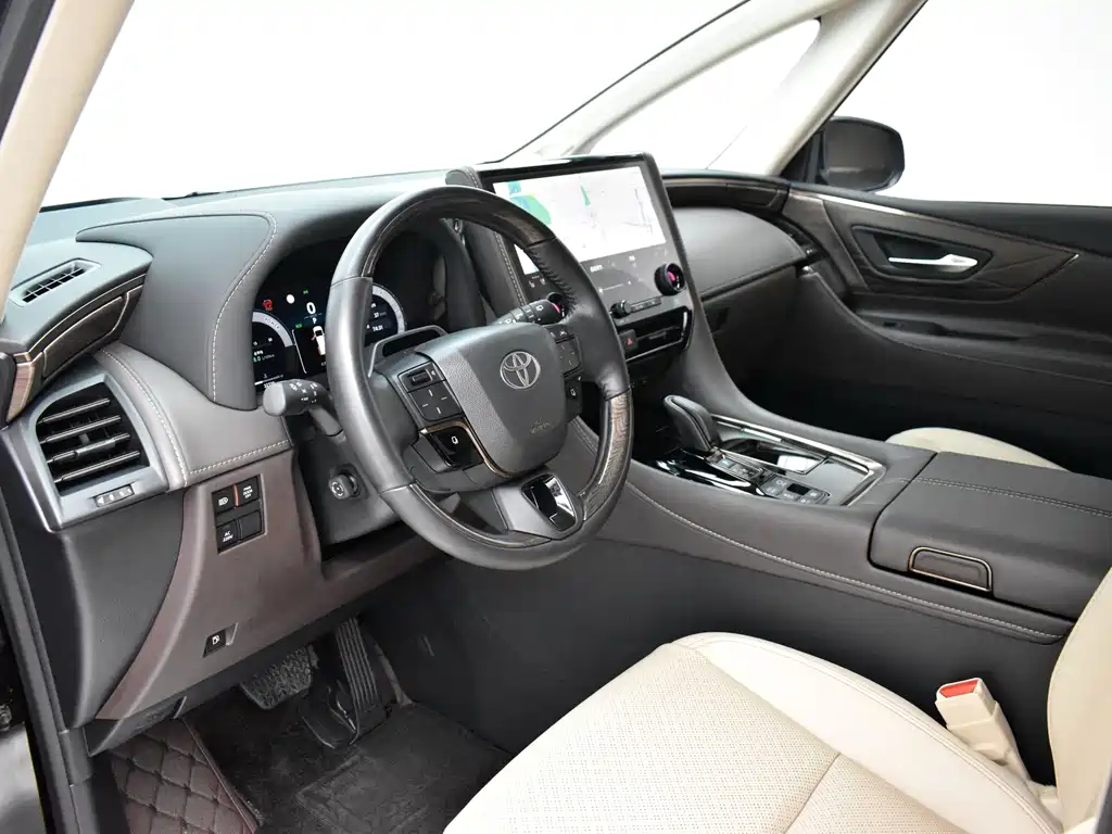 Toyota Alphard — фото 7