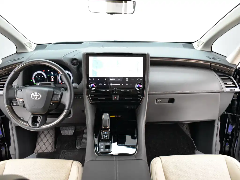 Toyota Alphard — фото 8