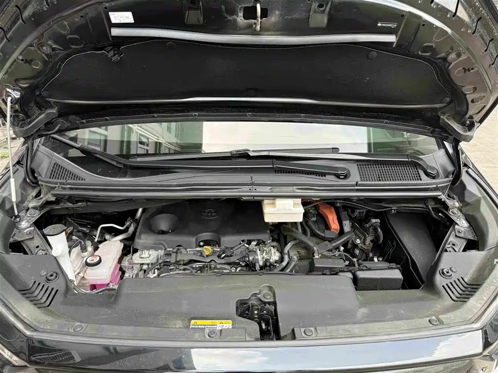 Toyota Alphard — фото 13