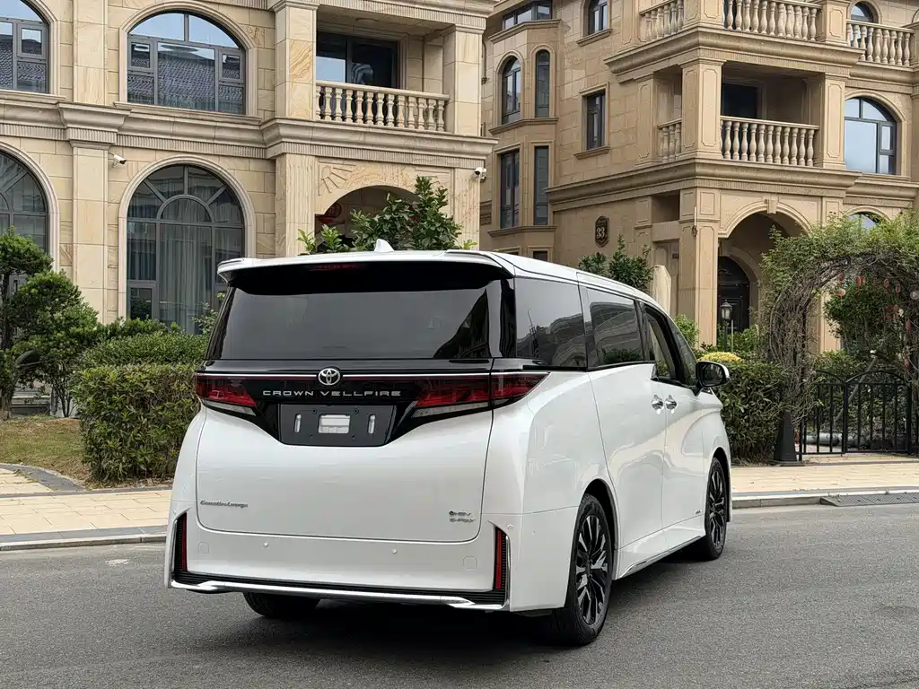Toyota Vellfire — фото 4