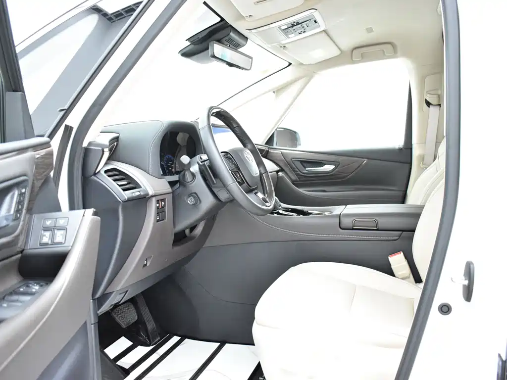 Toyota Alphard — фото 17
