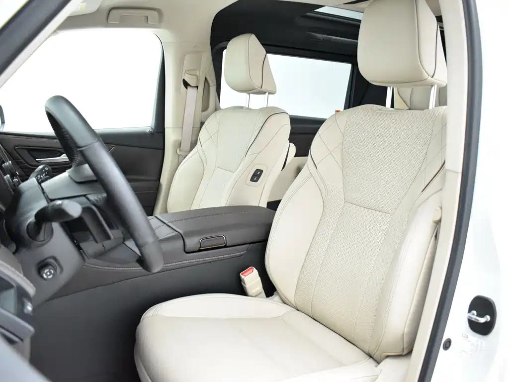 Toyota Alphard — фото 18