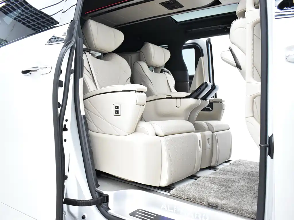 Toyota Alphard — фото 21
