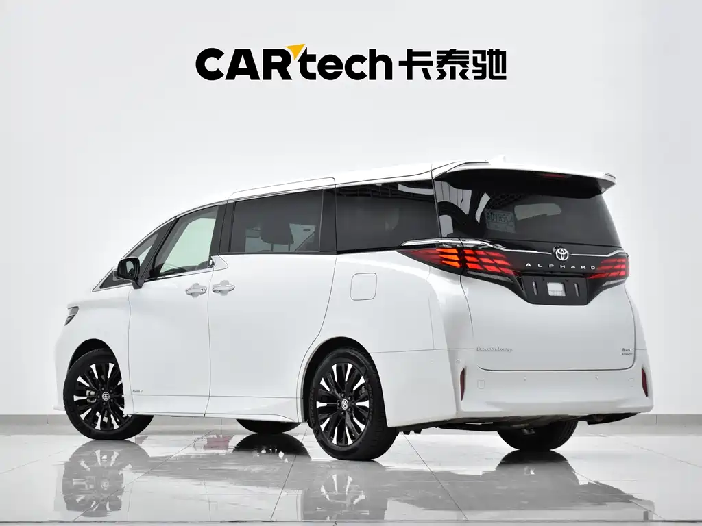 Toyota Alphard — фото 34