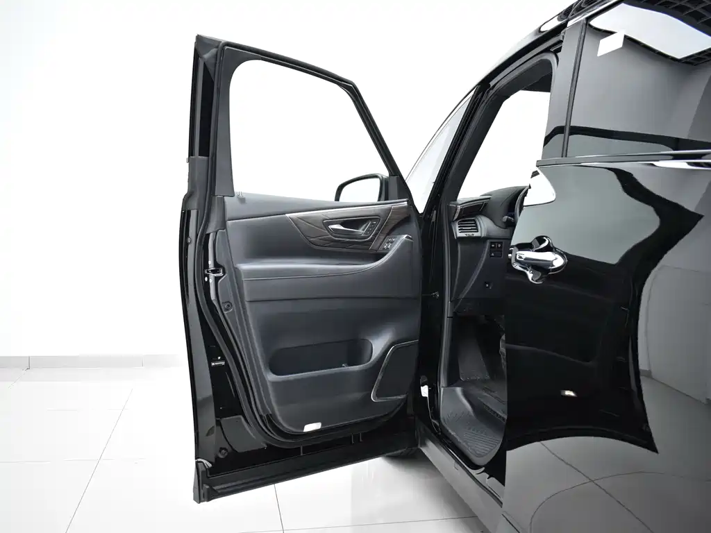 Toyota Alphard — фото 22