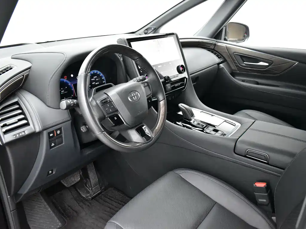 Toyota Alphard — фото 6