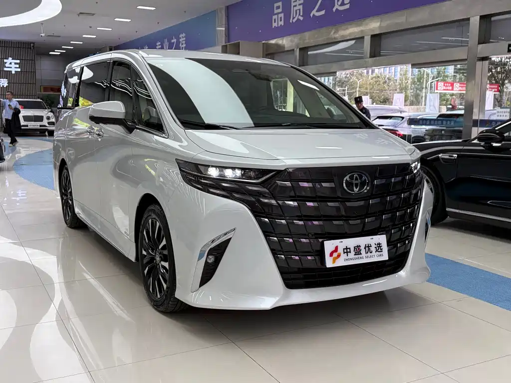 Toyota Alphard — фото 3