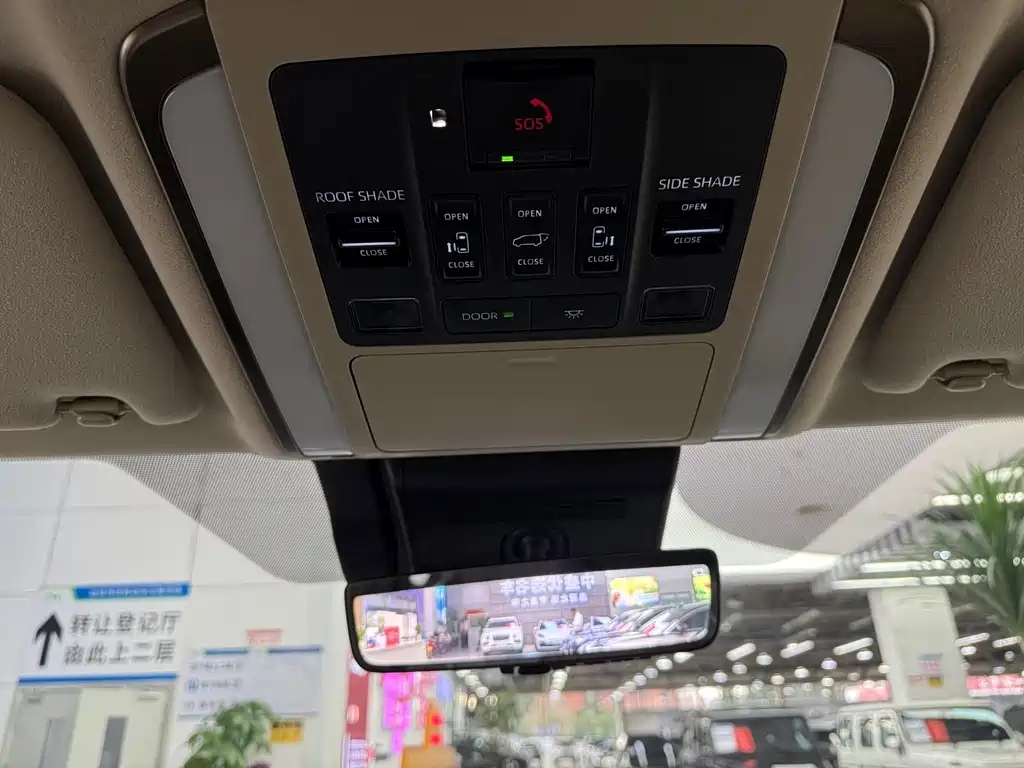 Toyota Alphard — фото 10