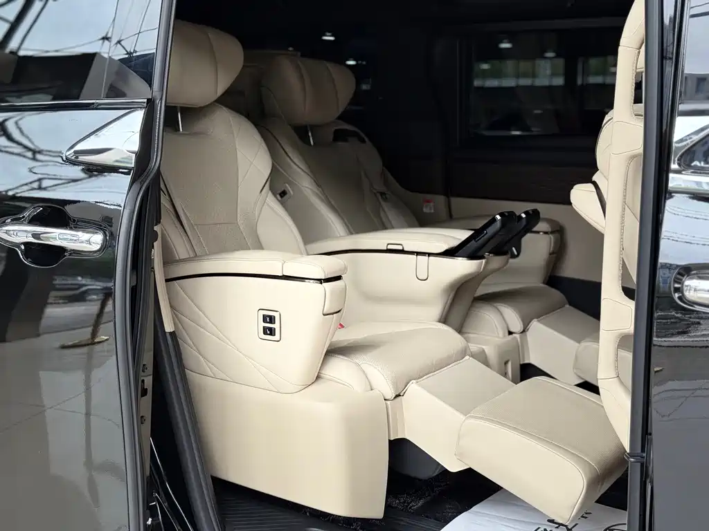 Toyota Alphard — фото 21