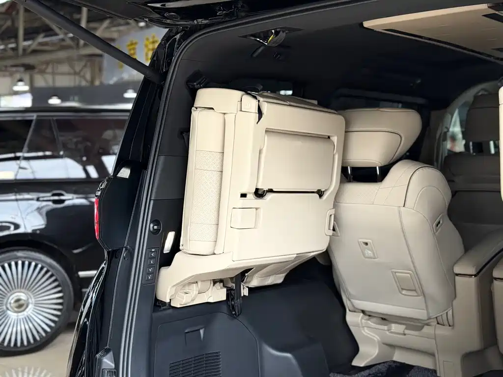 Toyota Alphard — фото 25