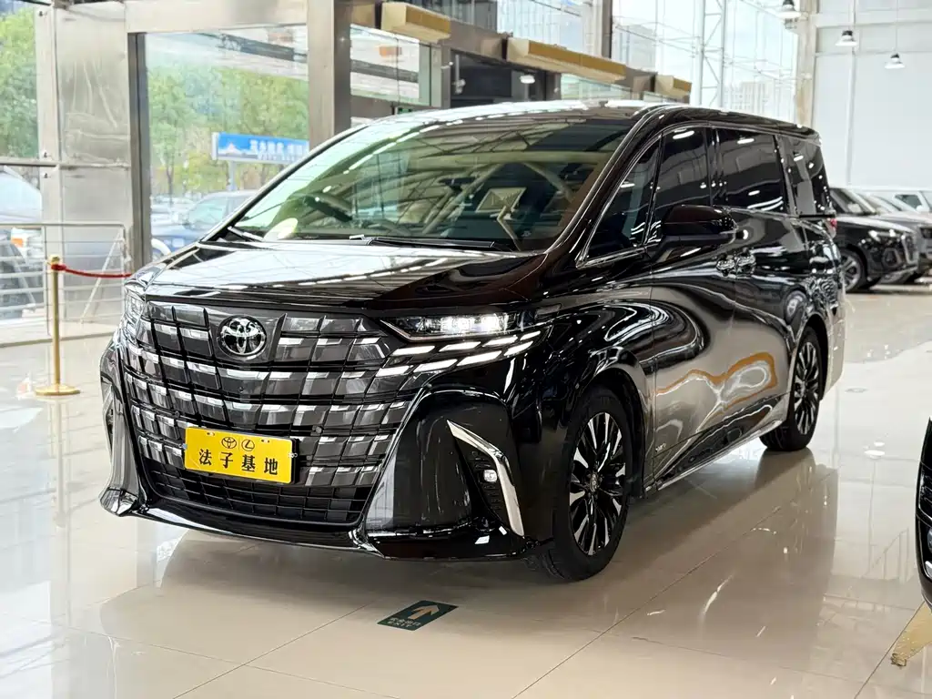 Toyota Alphard — фото 4