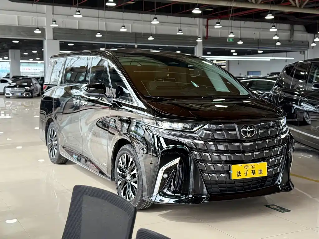 Toyota Alphard — фото 5