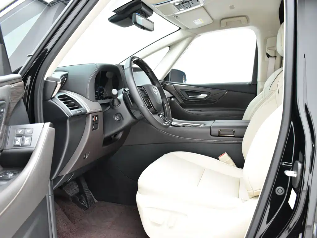 Toyota Alphard — фото 18