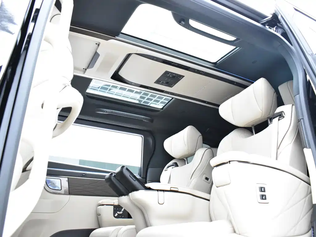 Toyota Alphard — фото 21