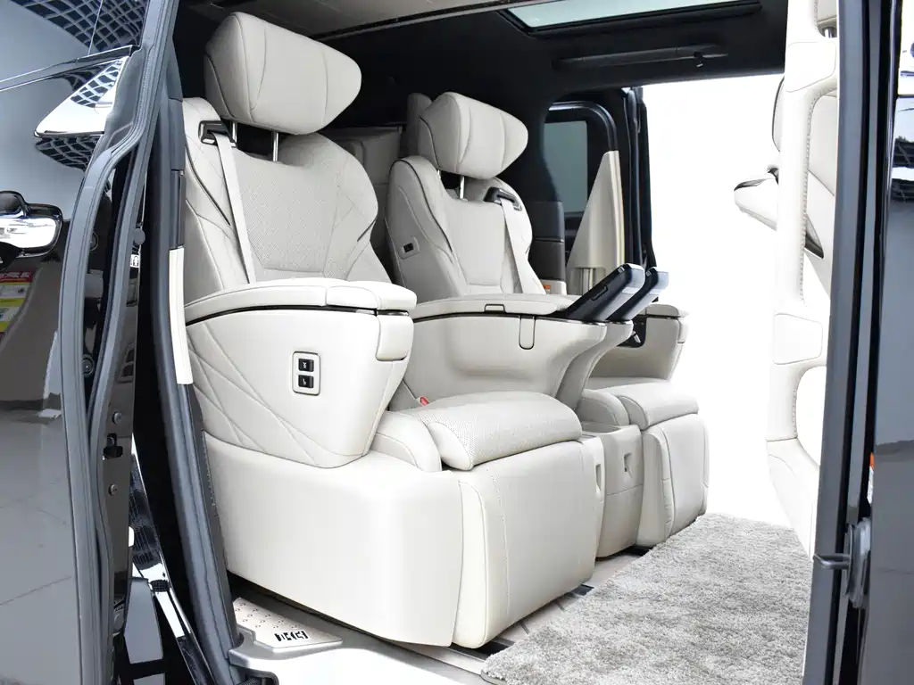 Toyota Alphard — фото 22