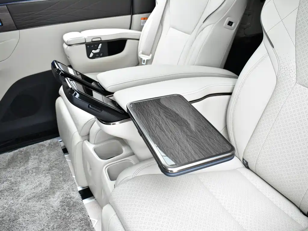 Toyota Alphard — фото 28