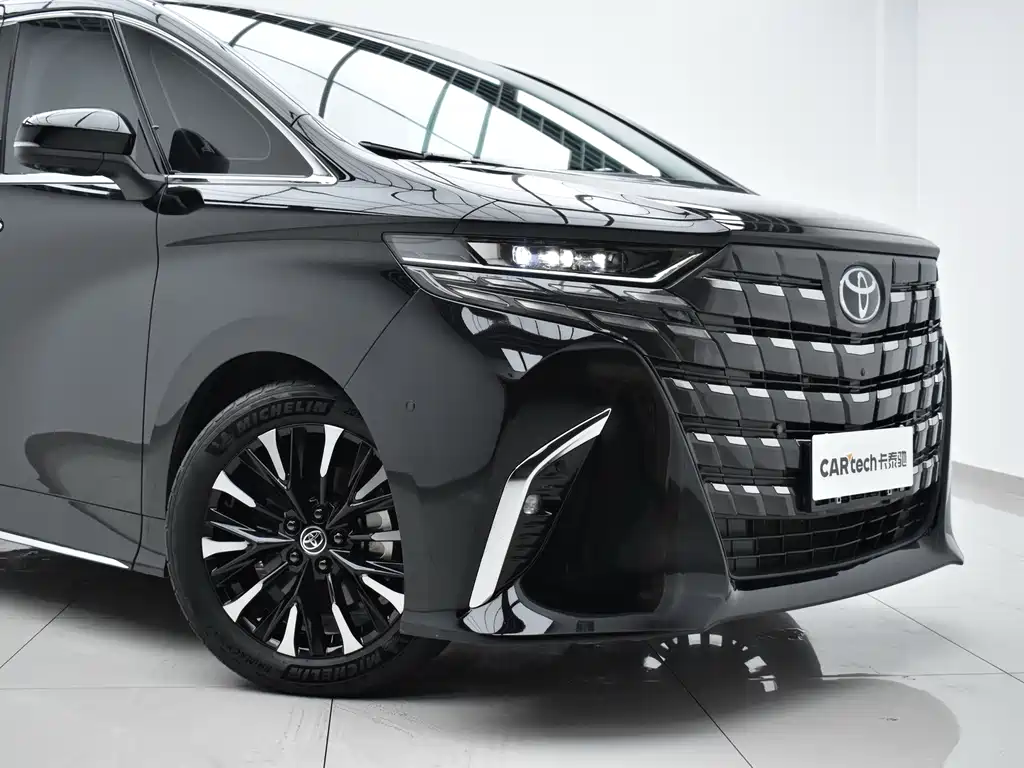 Toyota Alphard — фото 7