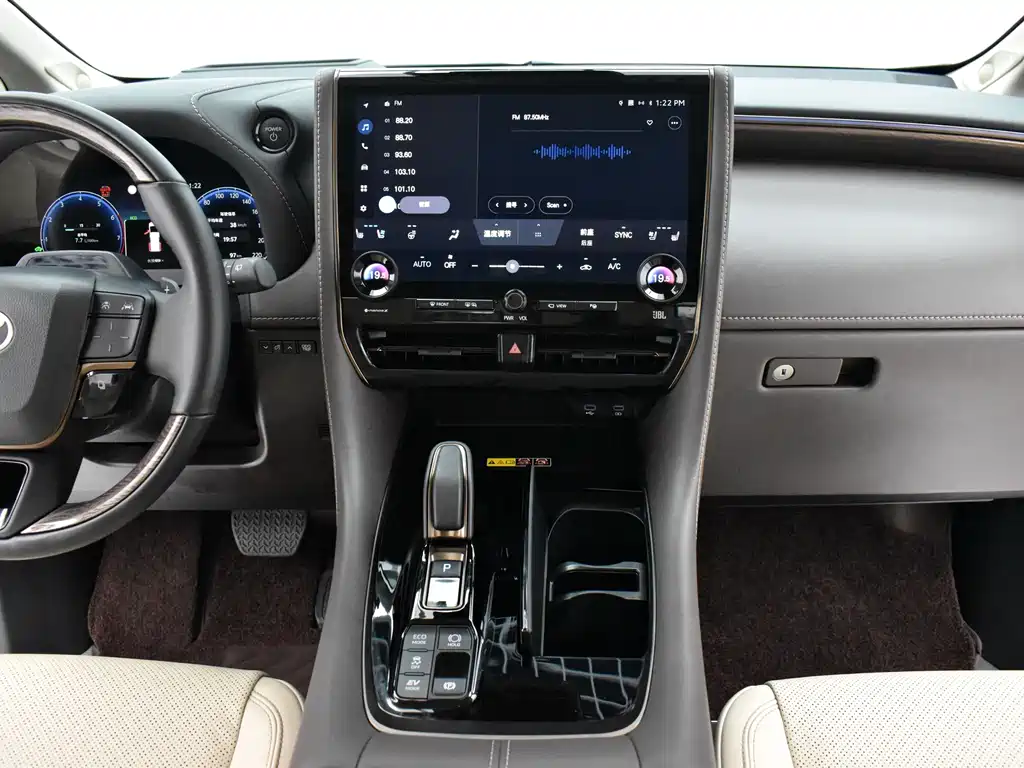 Toyota Alphard — фото 10