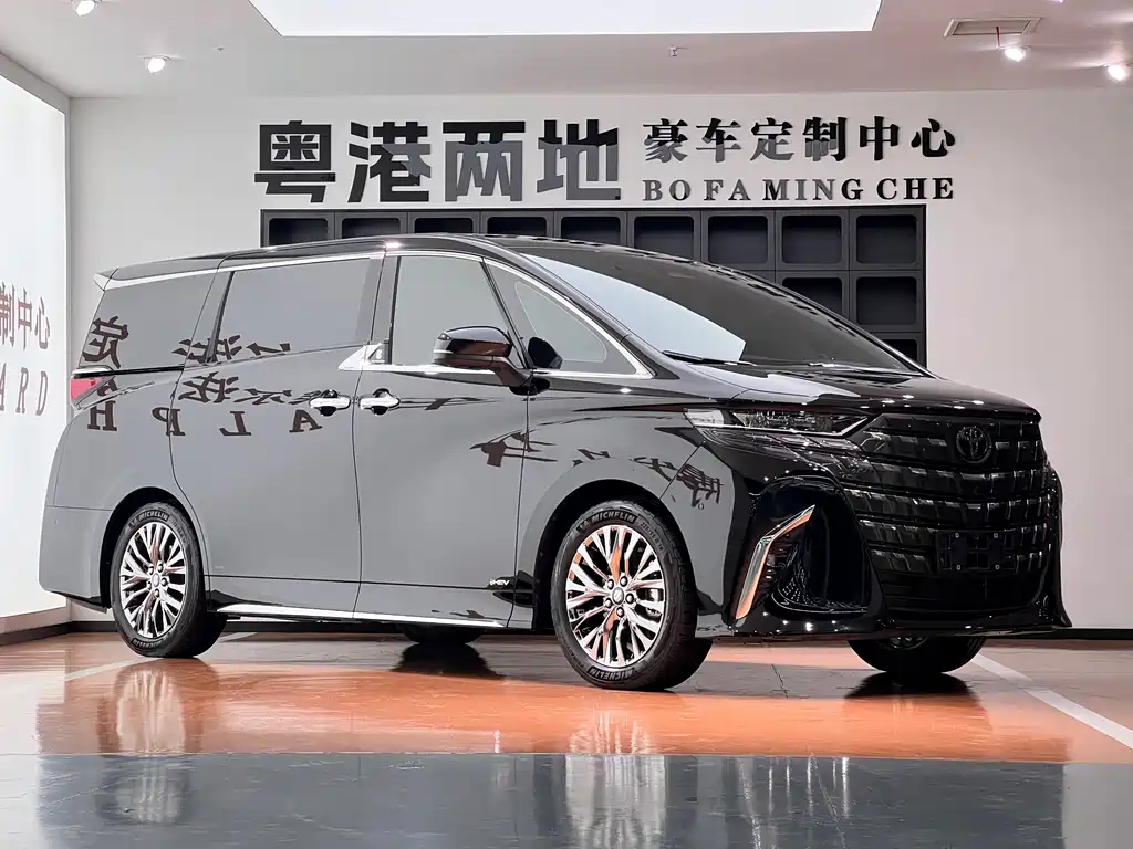 Toyota Alphard — фото 3