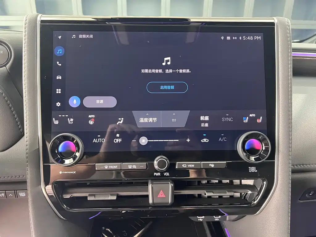 Toyota Alphard — фото 26