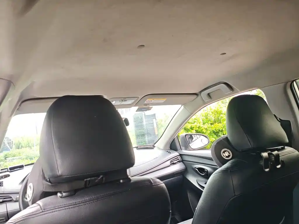 Toyota Yaris L — фото 19