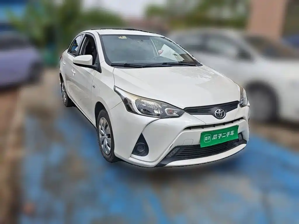 Toyota Yaris L — фото 3