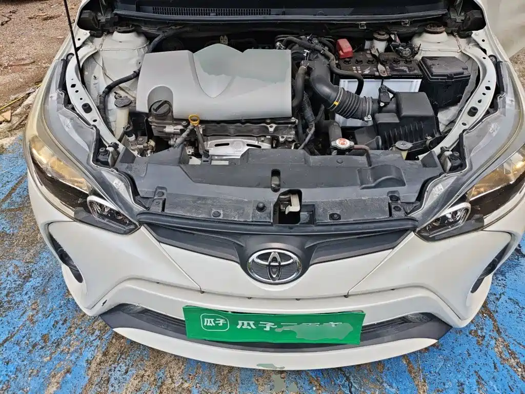 Toyota Yaris L — фото 21