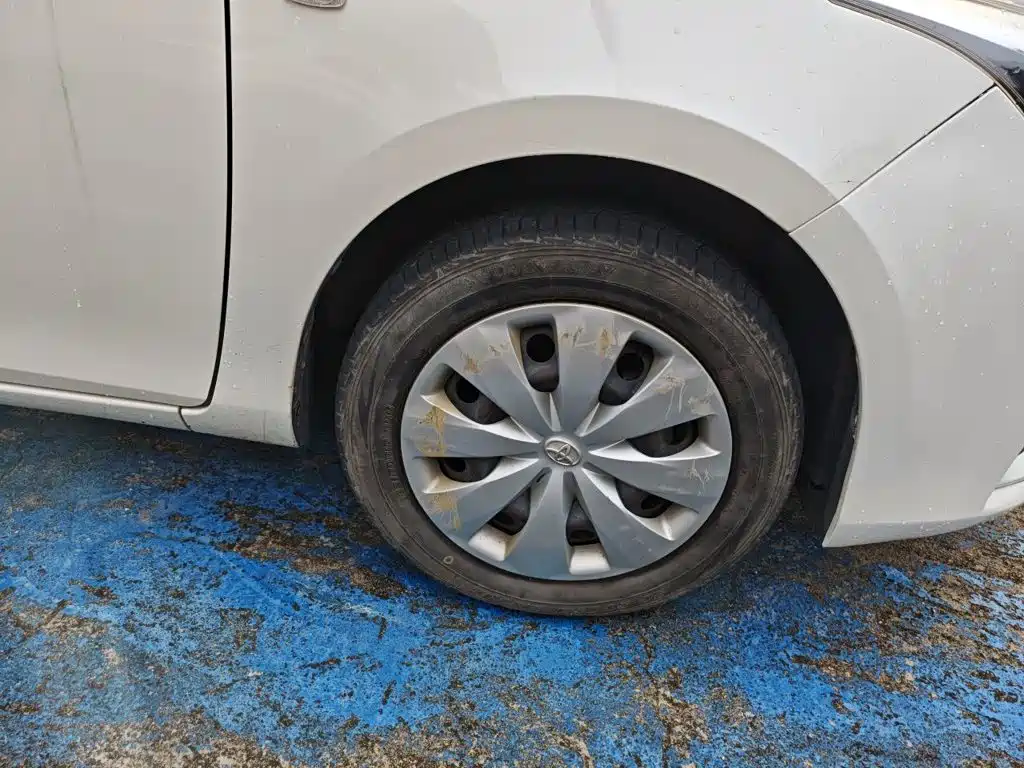 Toyota Yaris L — фото 8