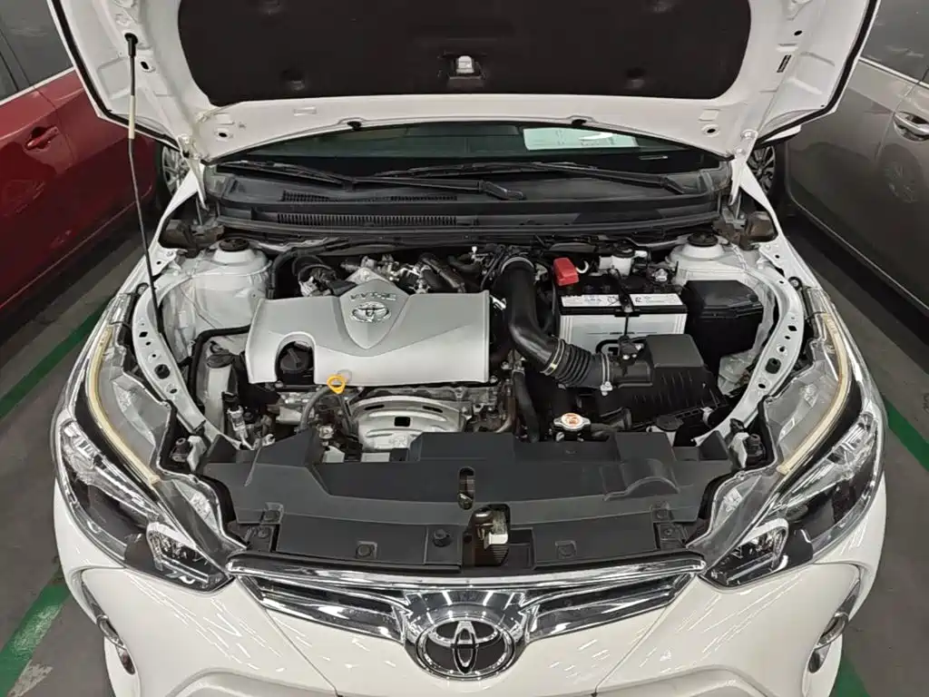 Toyota Yaris L — фото 20