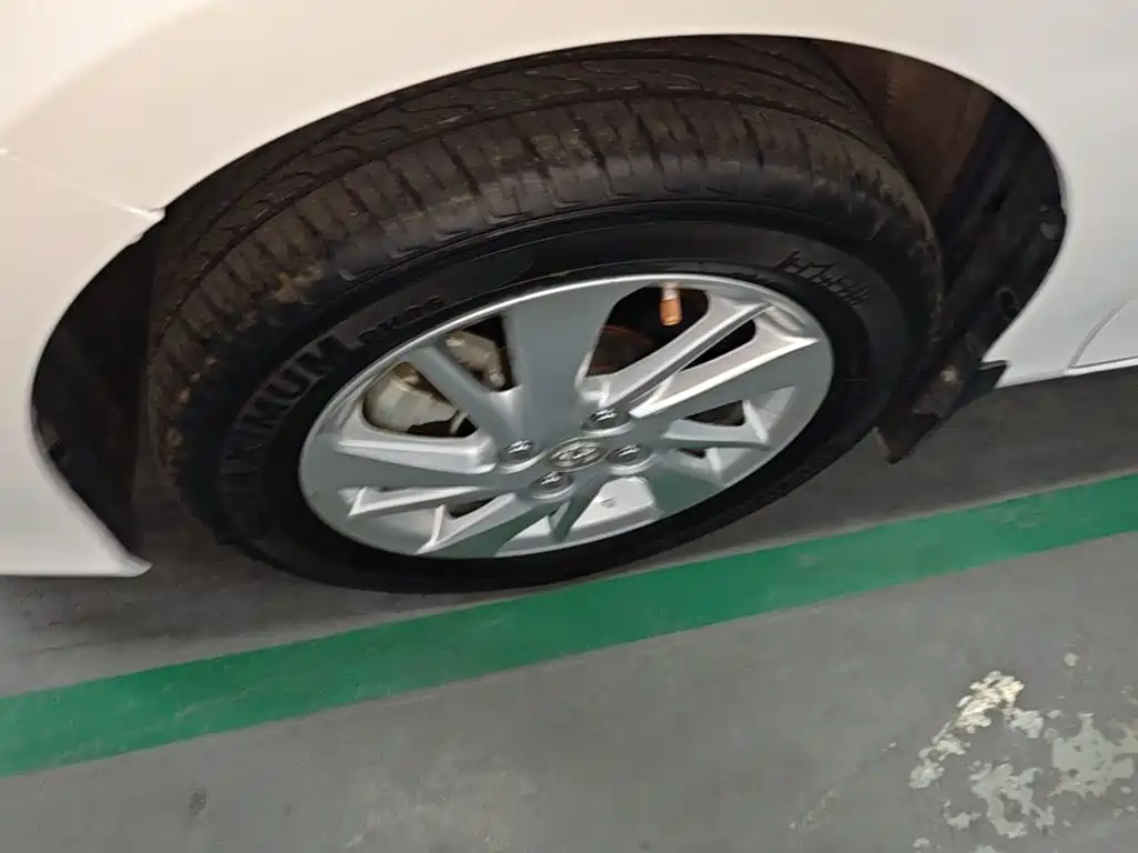 Toyota Yaris L — фото 23