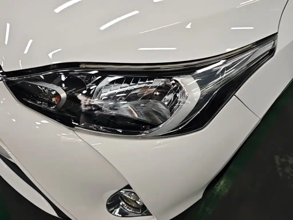 Toyota Yaris L — фото 24
