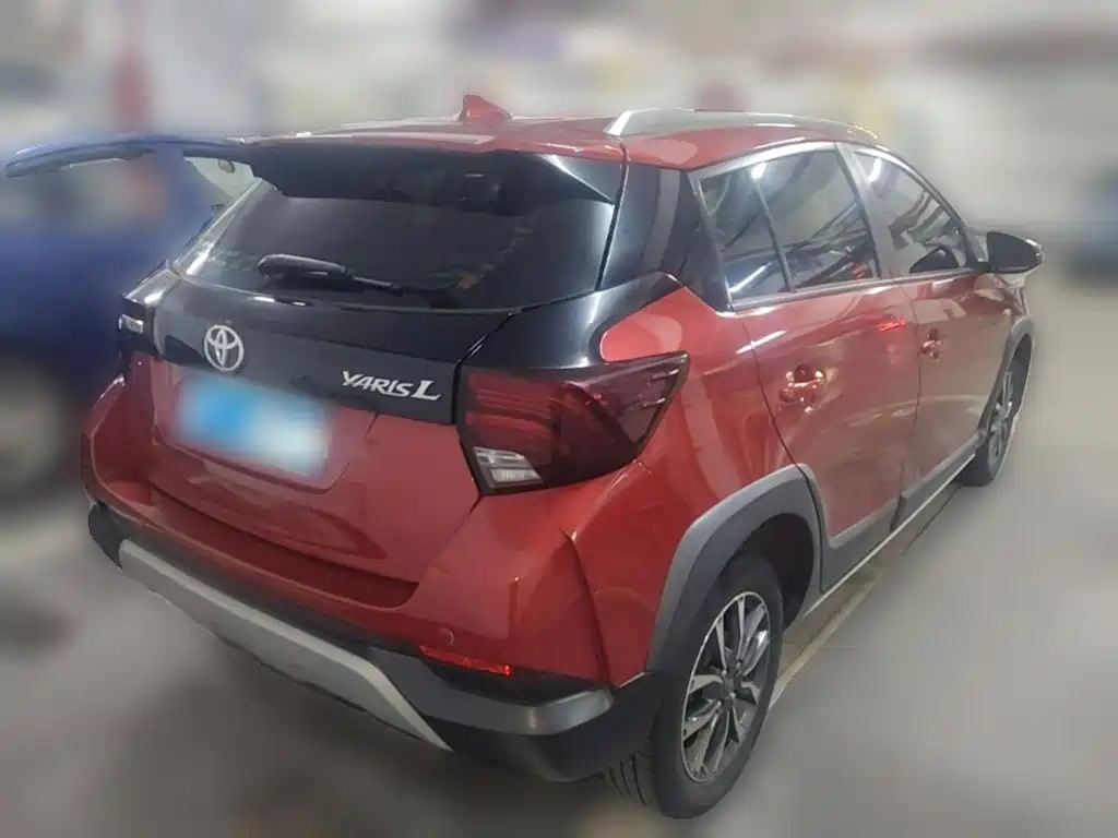 Toyota Yaris L — фото 10