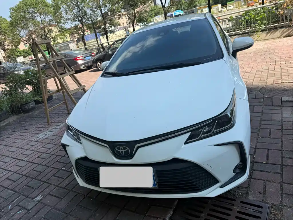 Toyota Corolla — фото 2