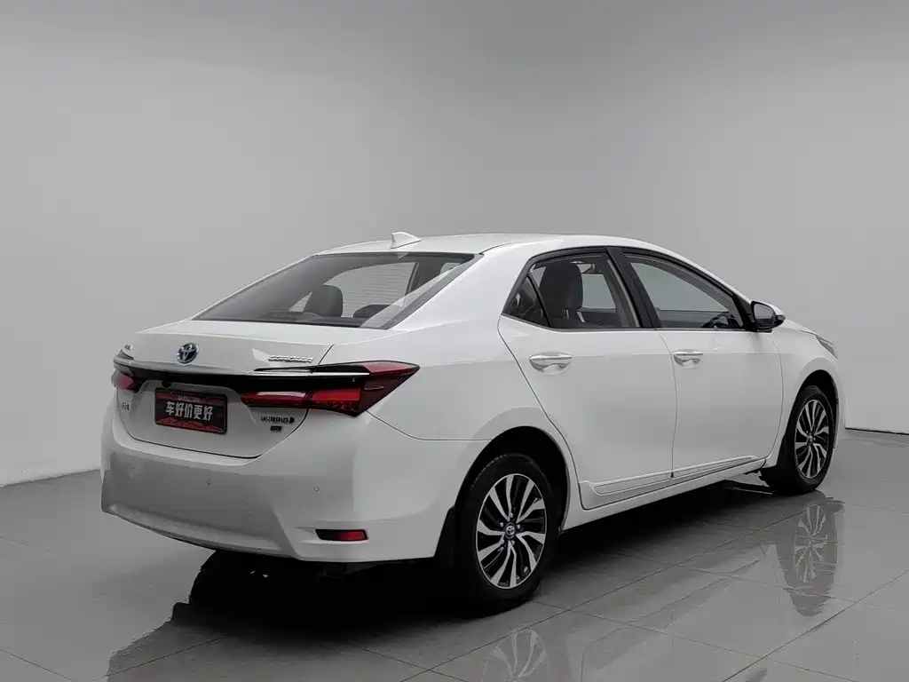 Toyota Corolla — фото 2
