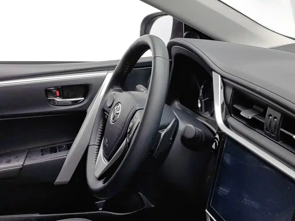 Toyota Corolla — фото 22