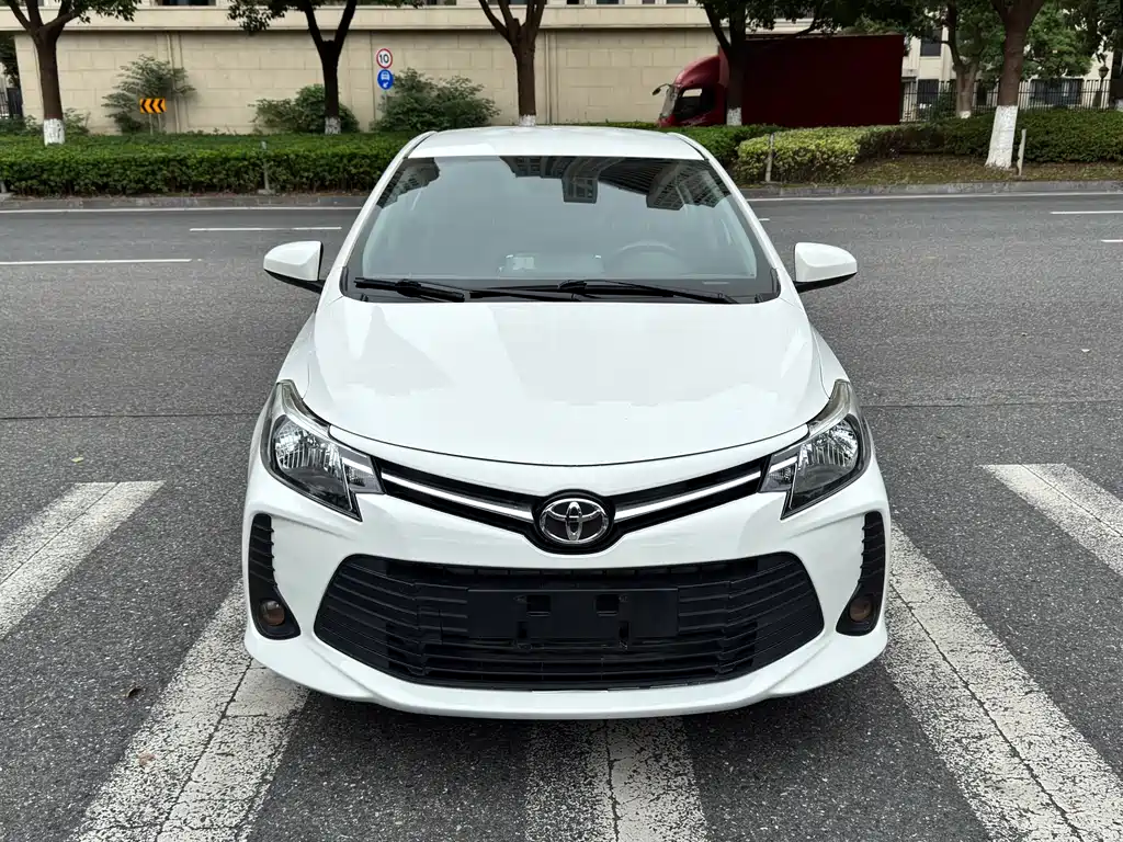 Toyota Vios — фото 2