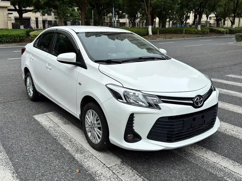 Toyota Vios — фото 3