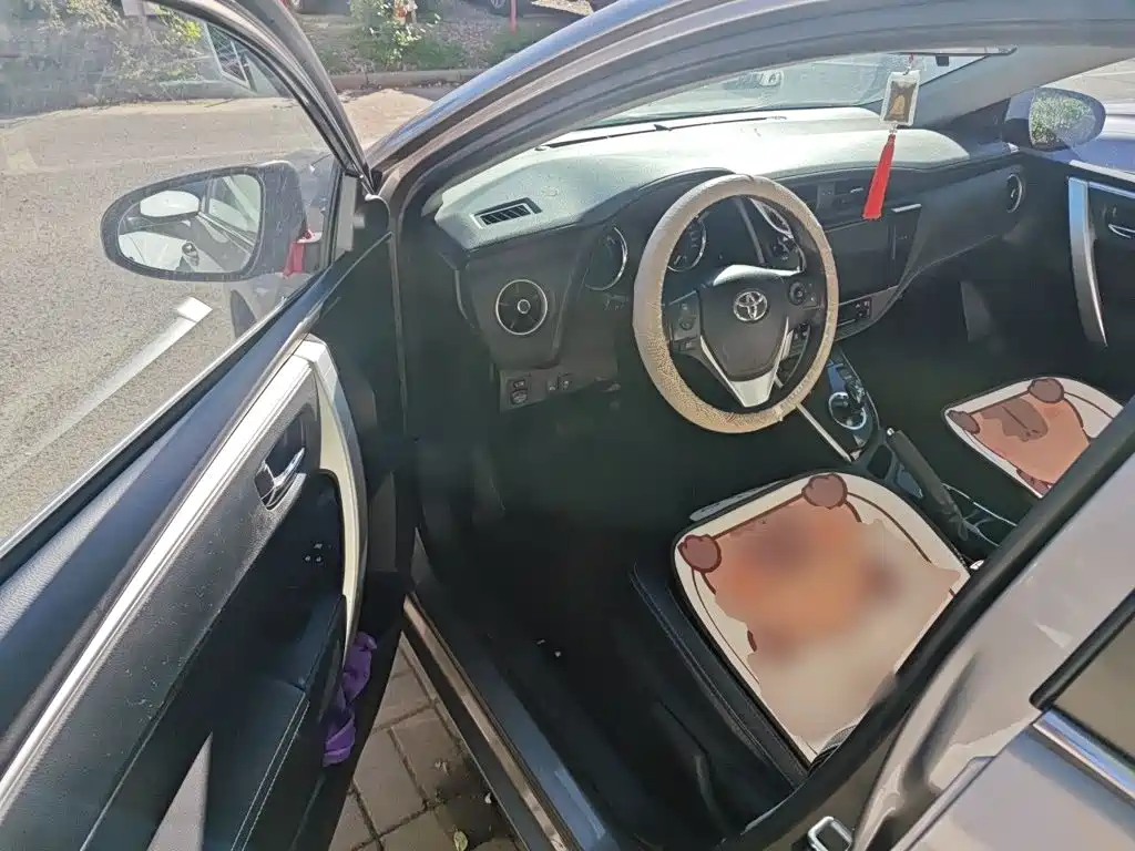 Toyota Corolla — фото 17