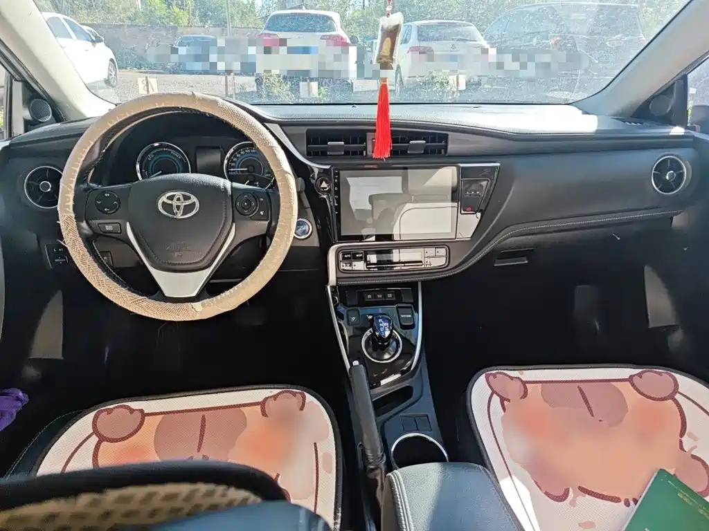 Toyota Corolla — фото 10