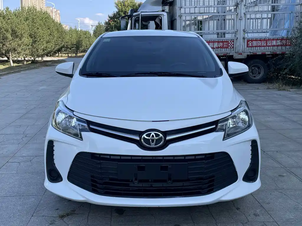 Toyota Vios — фото 2