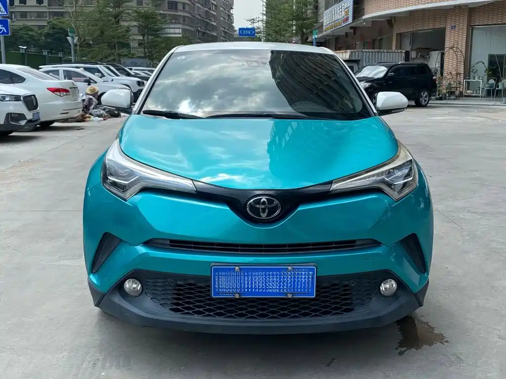 Toyota C-HR — фото 2